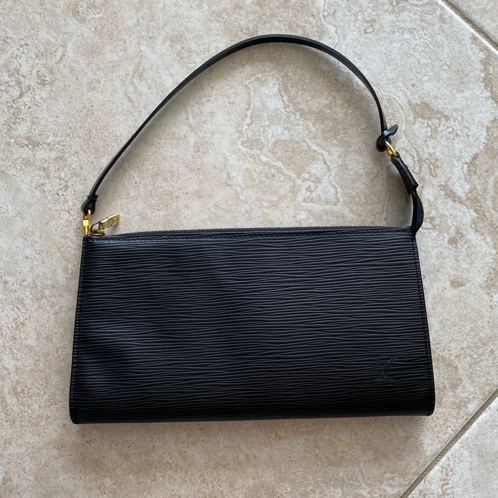 Louis Vuitton Black EPI Pochette